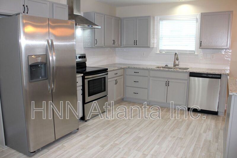 1143 Smith St Sw - Photo 4 of 16