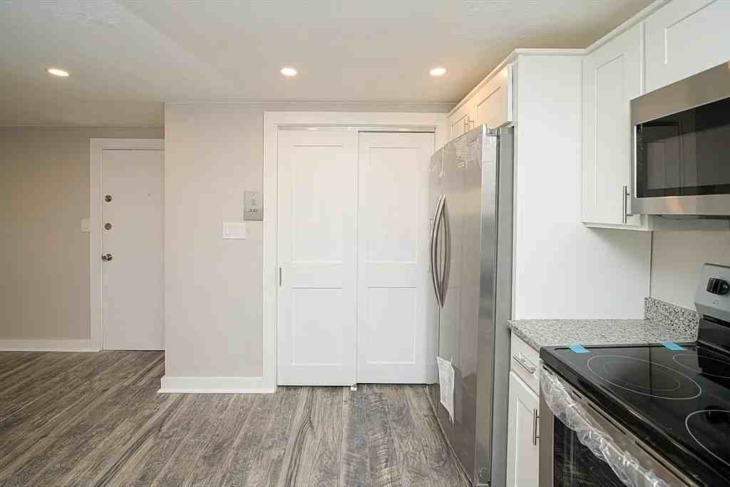 592 American Legion Hwy #2 - Photo 4 of 20