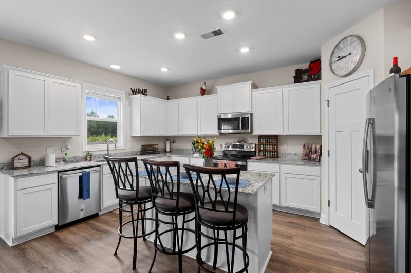 152 Savannah Wood Rd - Photo 7 of 36