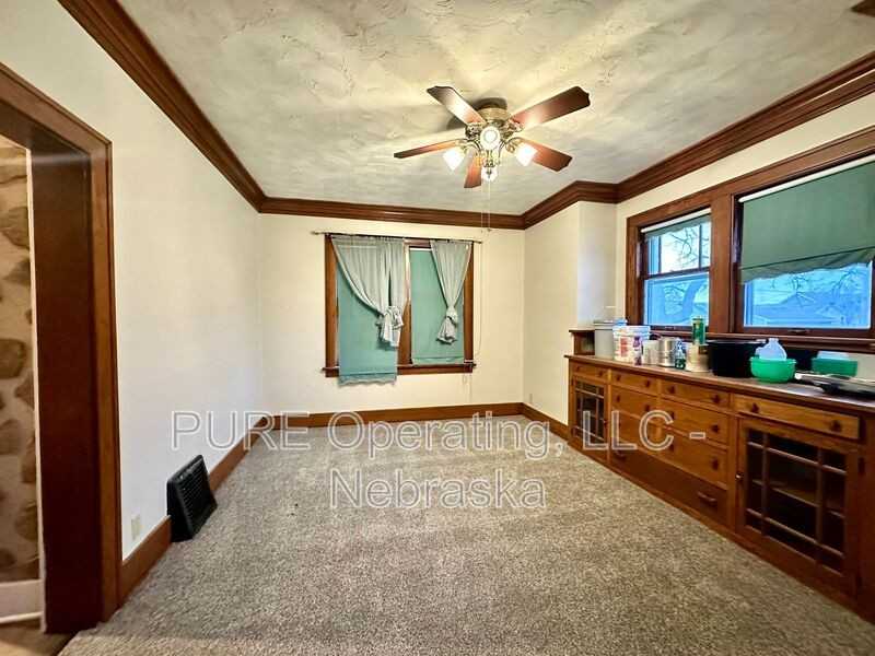 4201 N 22nd St - Photo 6 of 19