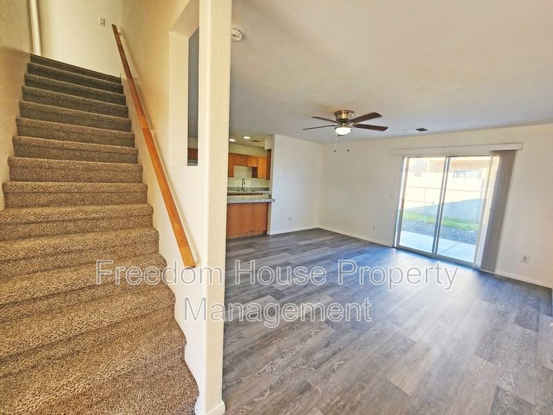 670 Bourbon St - Photo 4 of 36