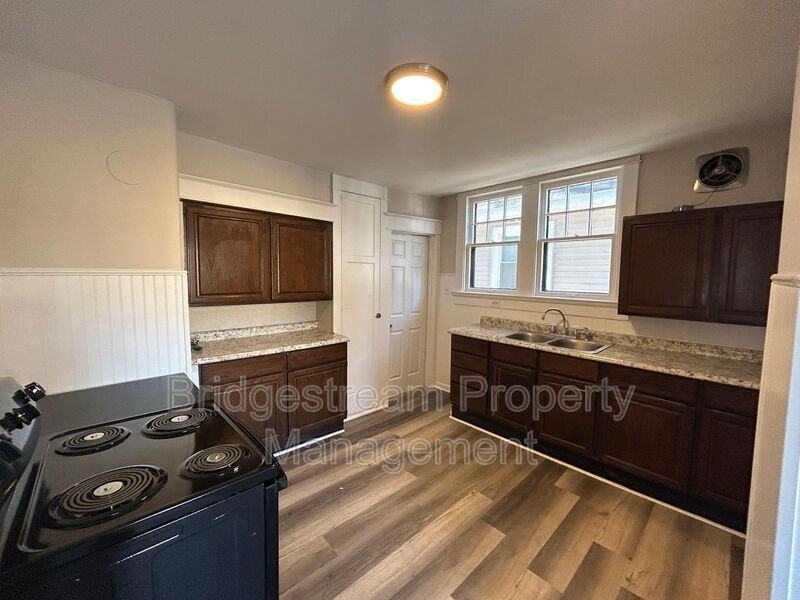 517 Kenilworth Ave - Photo 7 of 15