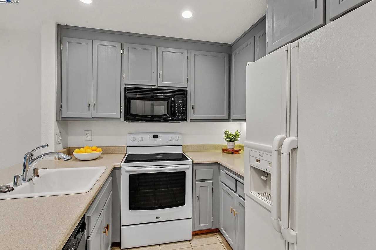 901 Russell Ave #141 - Photo 4 of 15