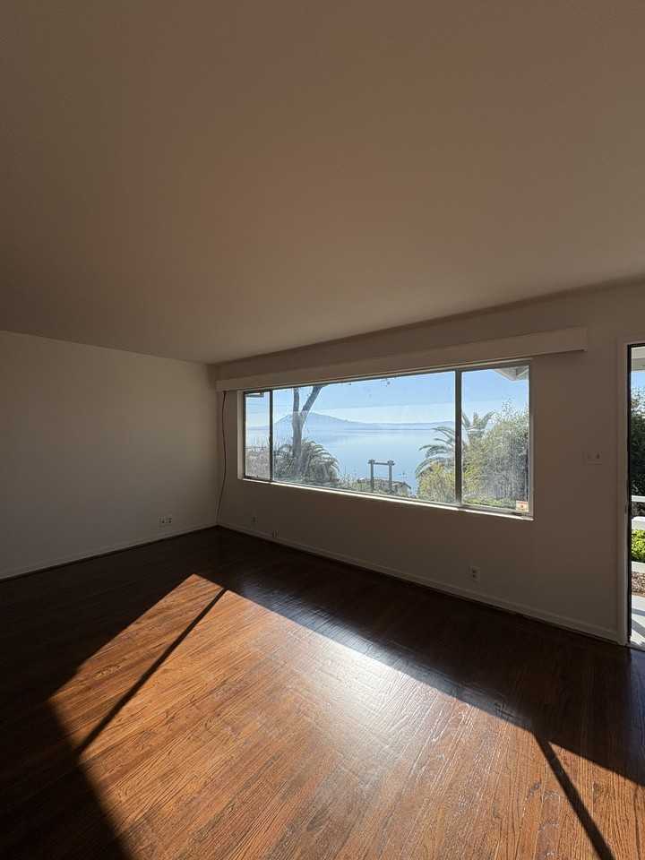 4096 Lakeshore Blvd - Photo 5 of 26