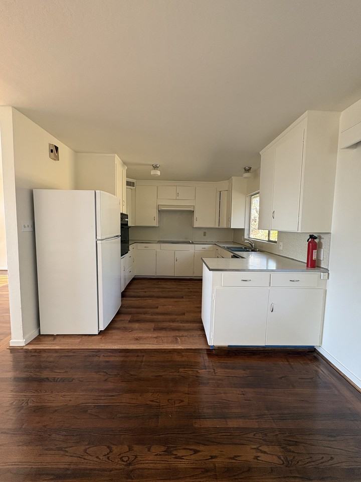 4096 Lakeshore Blvd - Photo 6 of 26