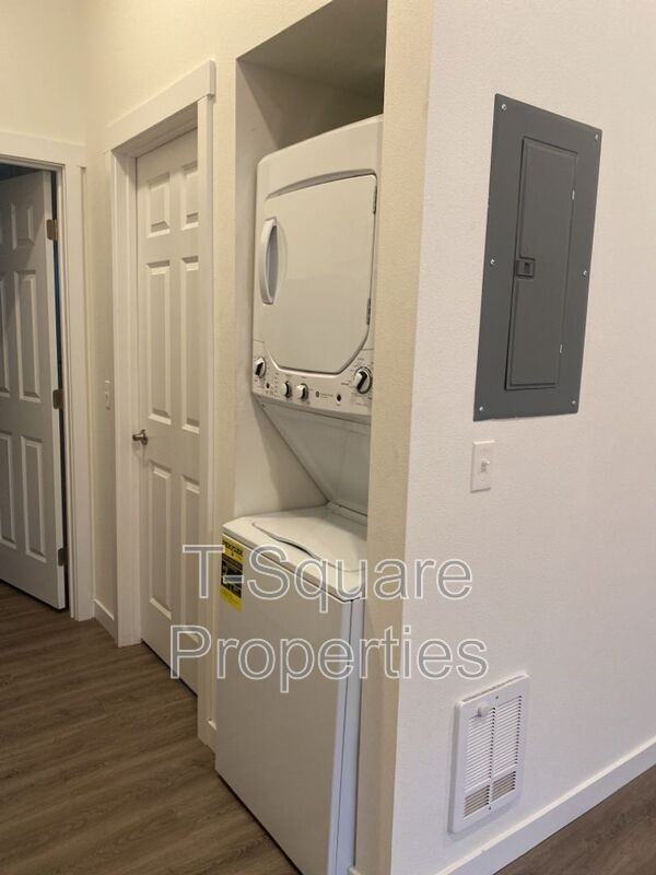 715 Cedar Ave #104 - Photo 6 of 18