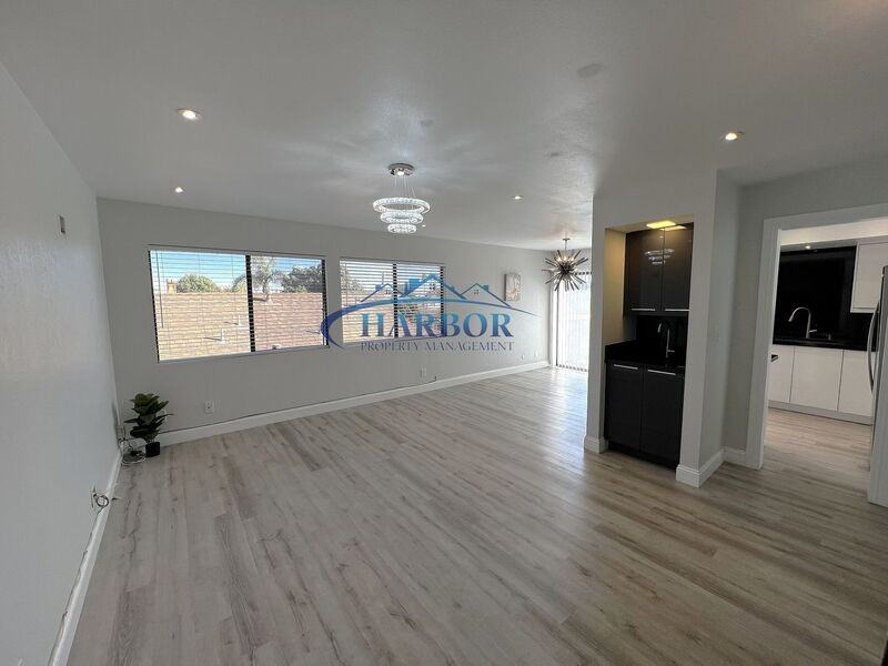 1166 W 22nd St #3 - Photo 3 of 16