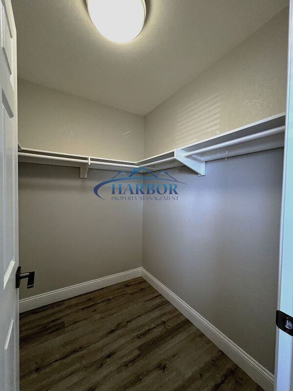 1166 W 22nd St #3 - Photo 6 of 16