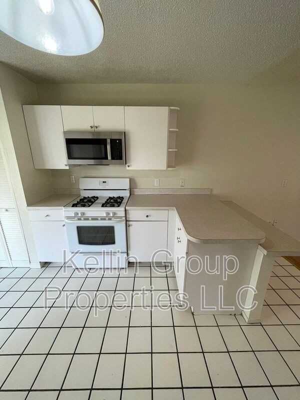 161 Rebecca Dr Ne - Photo 7 of 18