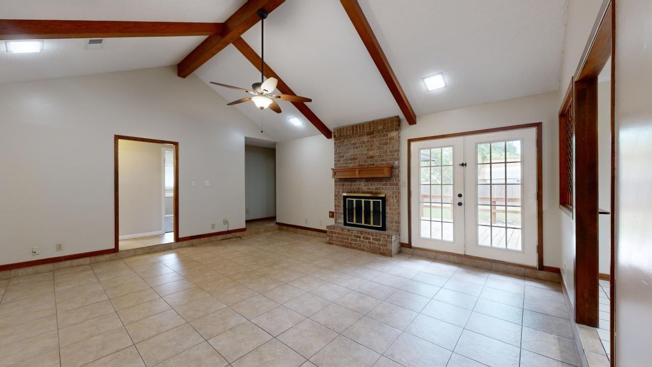 2704 Wilderness Dr N - Photo 2 of 33