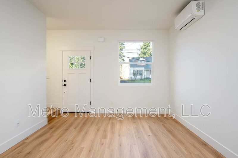 12098 Se Market St - Photo 4 of 8