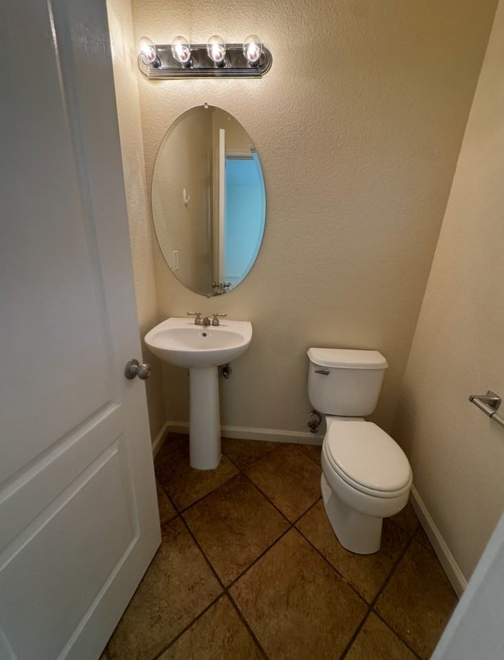 3002 English Oak Cir - Photo 4 of 30