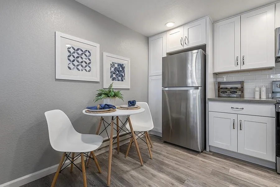 2463 Jubilee Ln - Photo 3 of 7