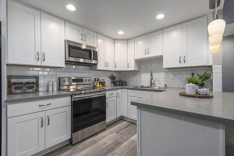 2463 Jubilee Ln - Photo 4 of 7