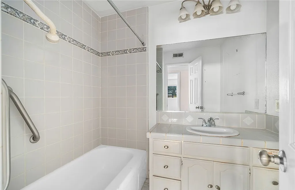 3050 S Bristol St #9C - Photo 6 of 10