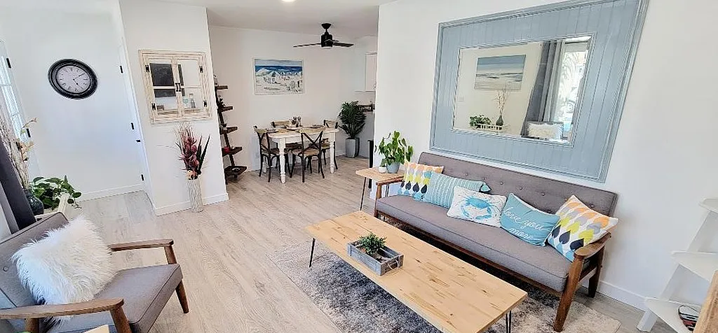 9864 Continental Dr - Photo 4 of 15