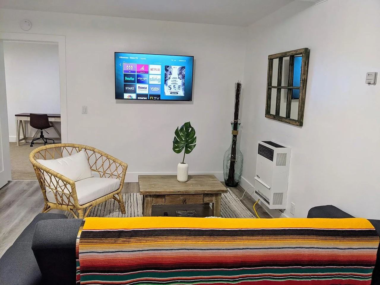 21572 1/2 Treetop Ln - Photo 4 of 8