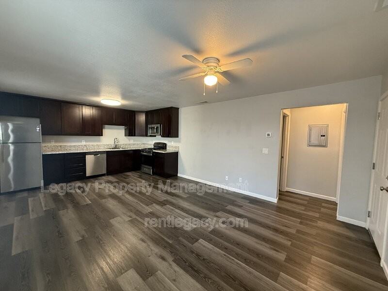 2611 U St #6 - Photo 3 of 9