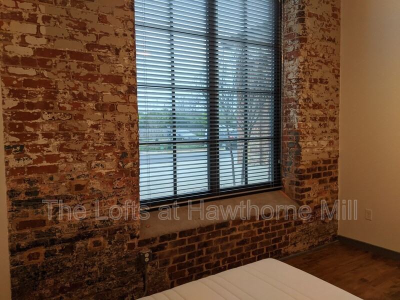 1101 Hawthorne Ln #118 - Photo 5 of 8