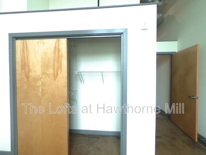 1101 Hawthorne Ln #136 - Photo 5 of 7