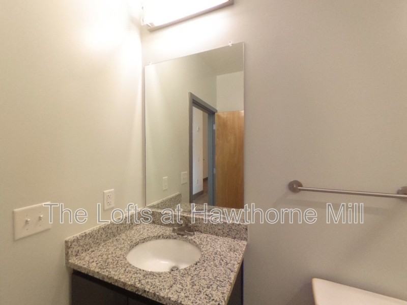 1101 Hawthorne Ln #136 - Photo 6 of 7