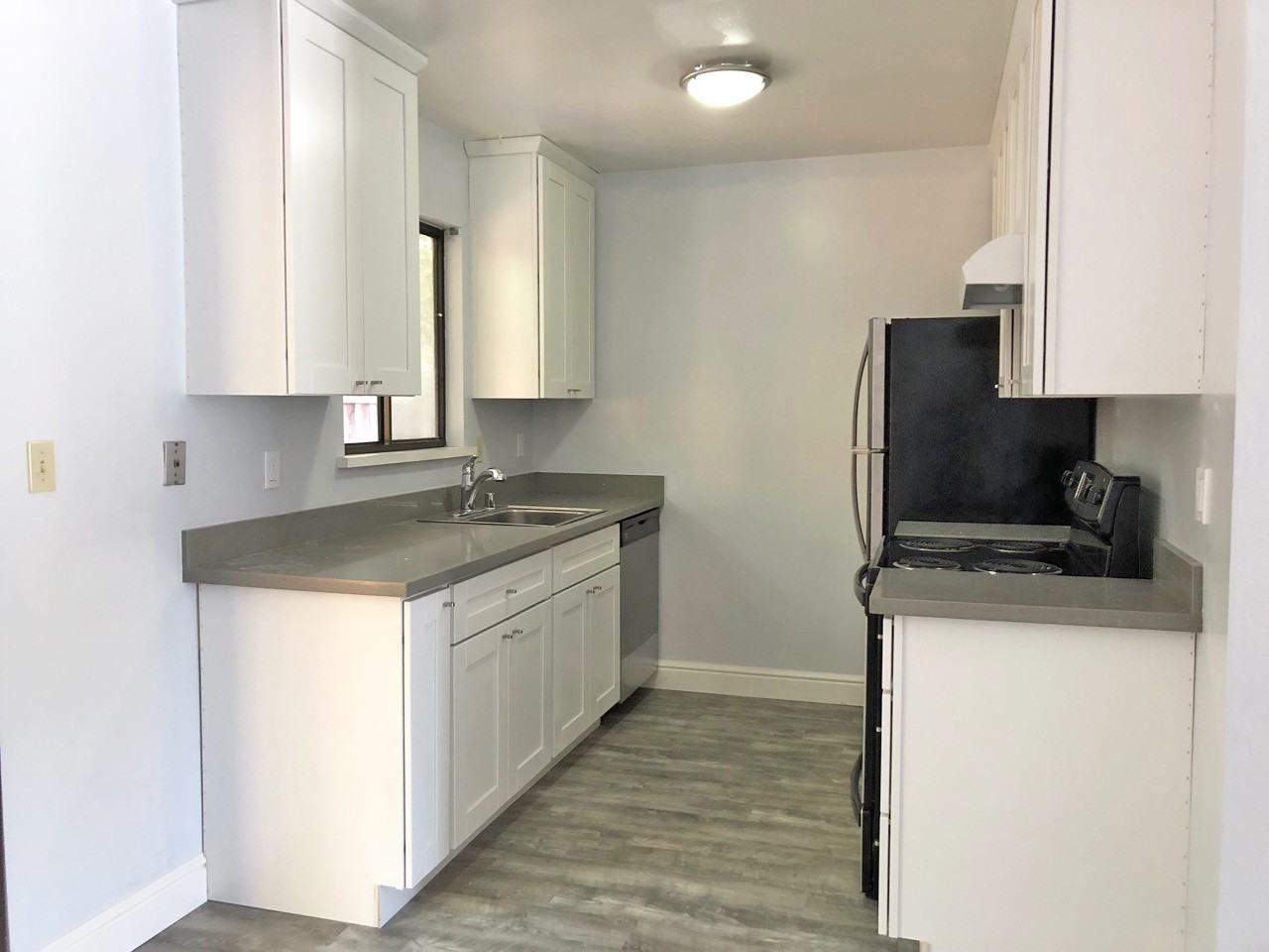 10162 Alpine Dr - Photo 4 of 11