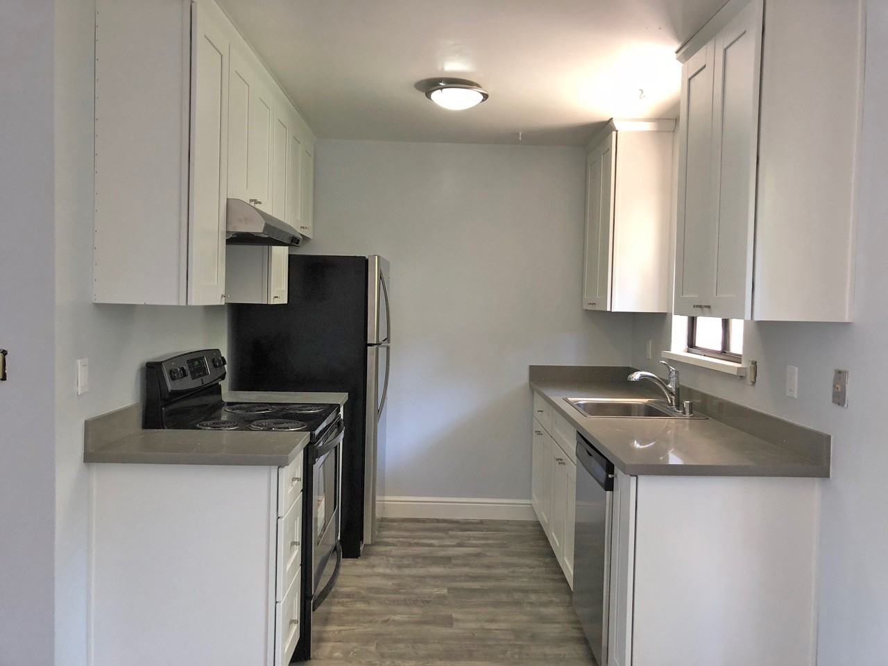 10162 Alpine Dr - Photo 5 of 11