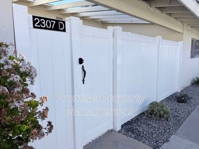 2307 - Photo 2 of 18