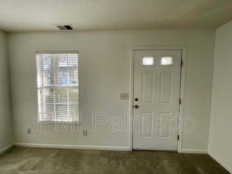 944 Schofield Ln - Photo 3 of 24