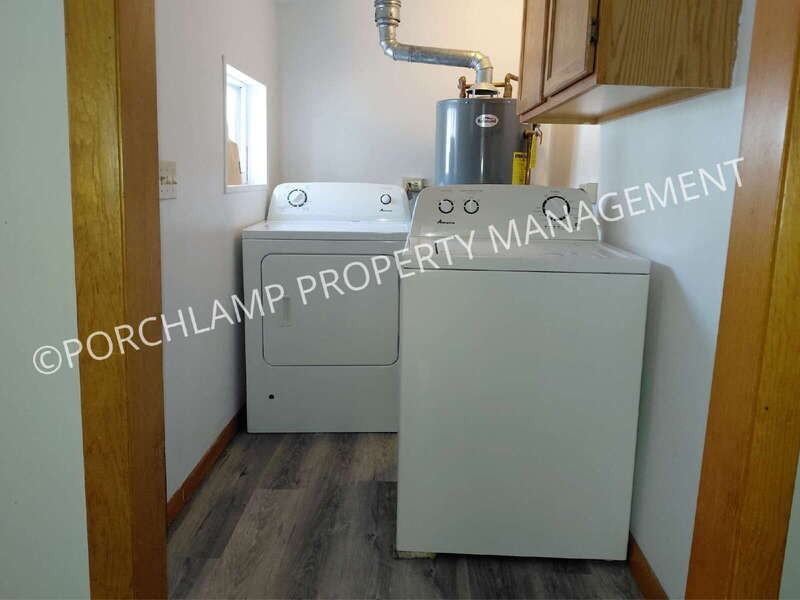 2050 Letart Ave - Photo 3 of 20