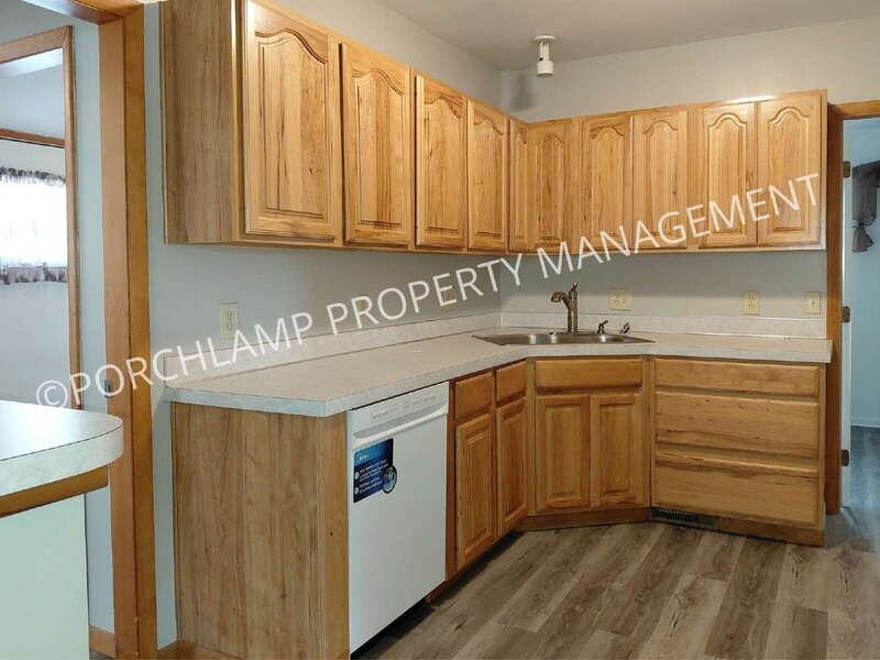 2050 Letart Ave - Photo 5 of 20