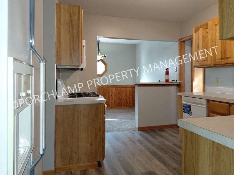 2050 Letart Ave - Photo 6 of 20