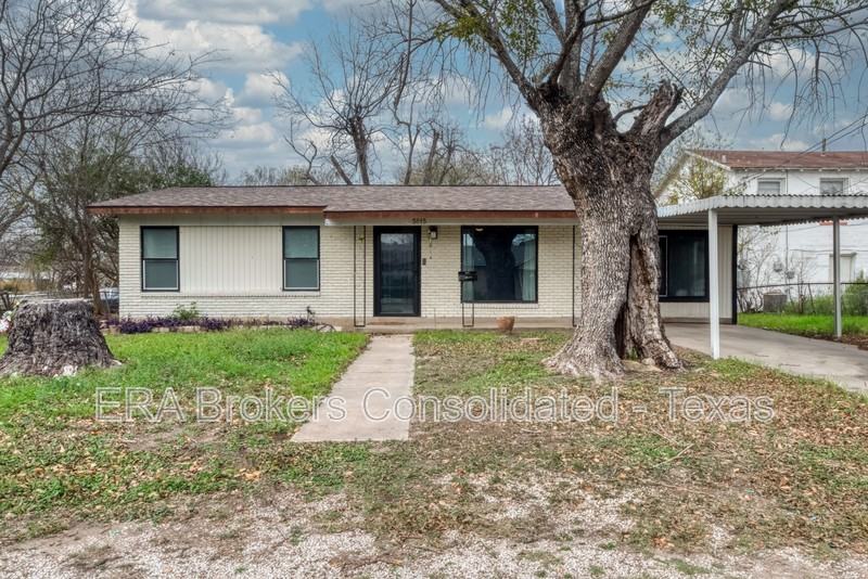 5815 Pyle St - Photo 2 of 20