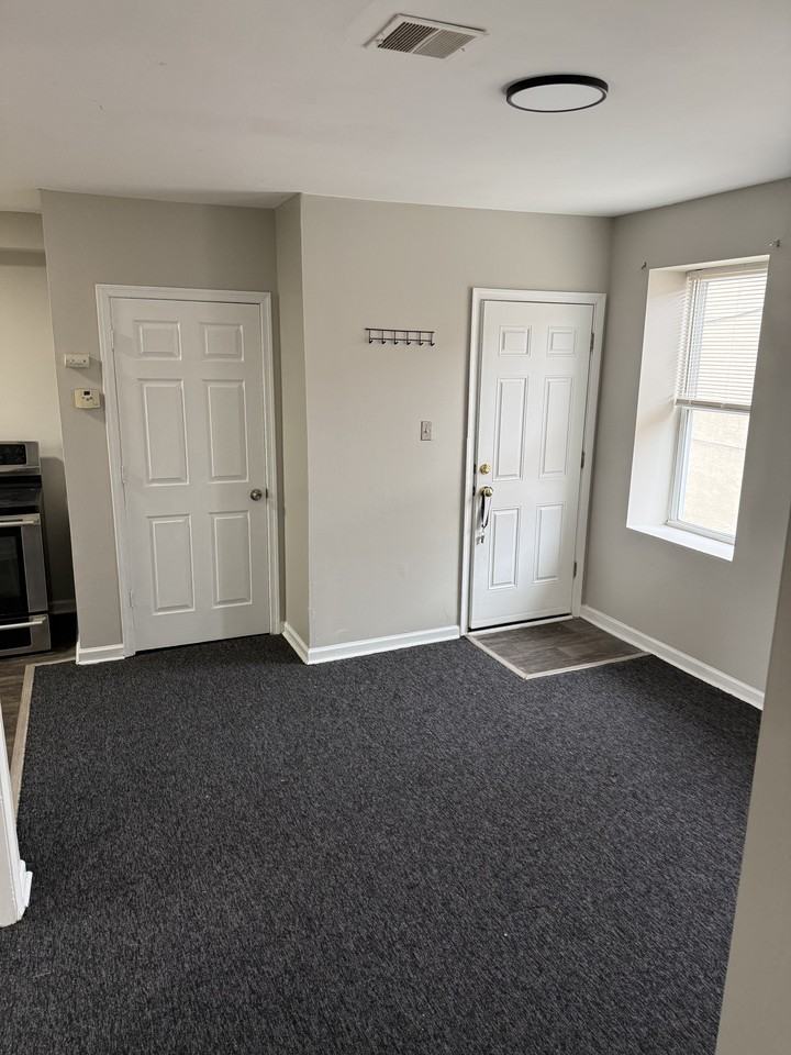 126 N 9th St #3 - Photo 3 of 7