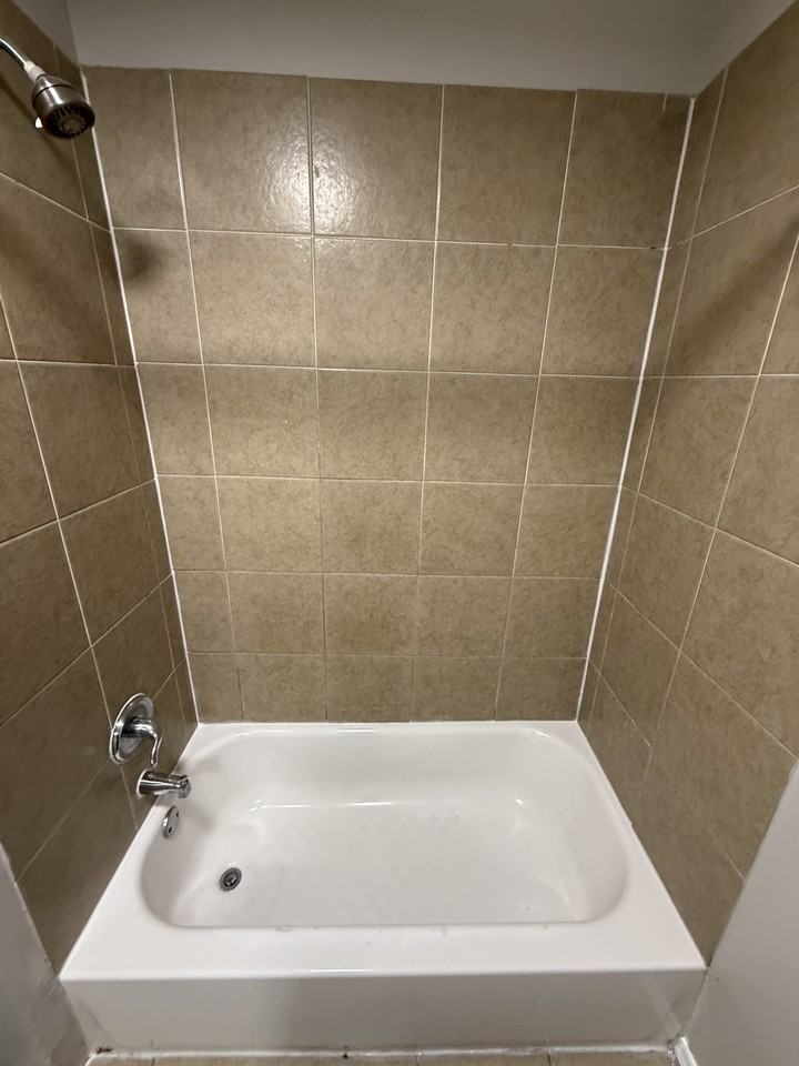 126 N 9th St #3 - Photo 4 of 7