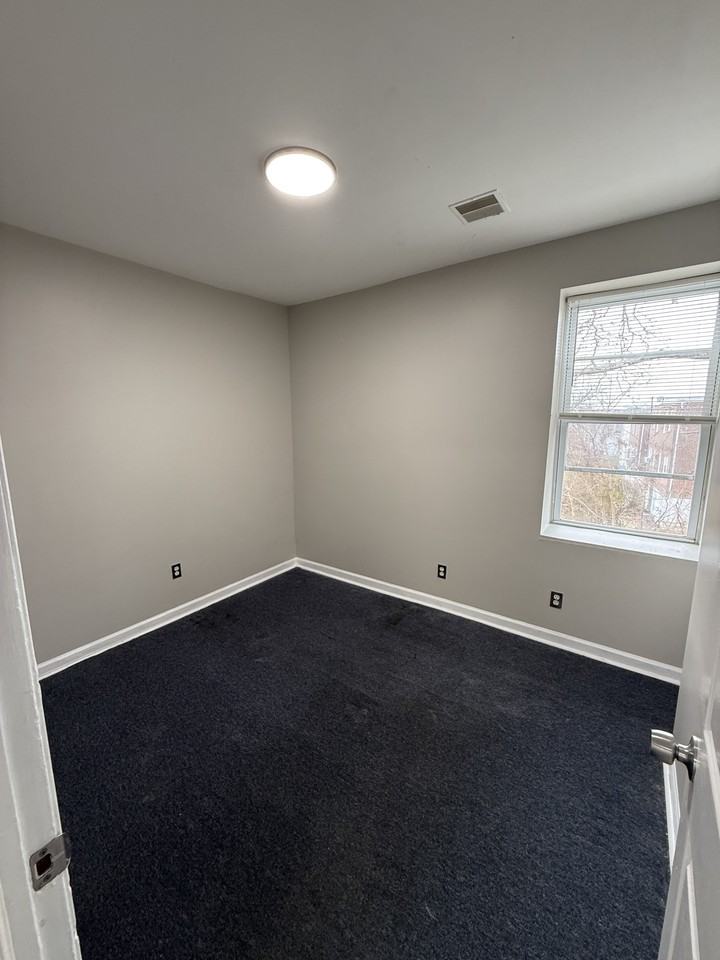 126 N 9th St #3 - Photo 5 of 7