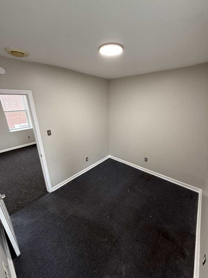 126 N 9th St #3 - Photo 6 of 7