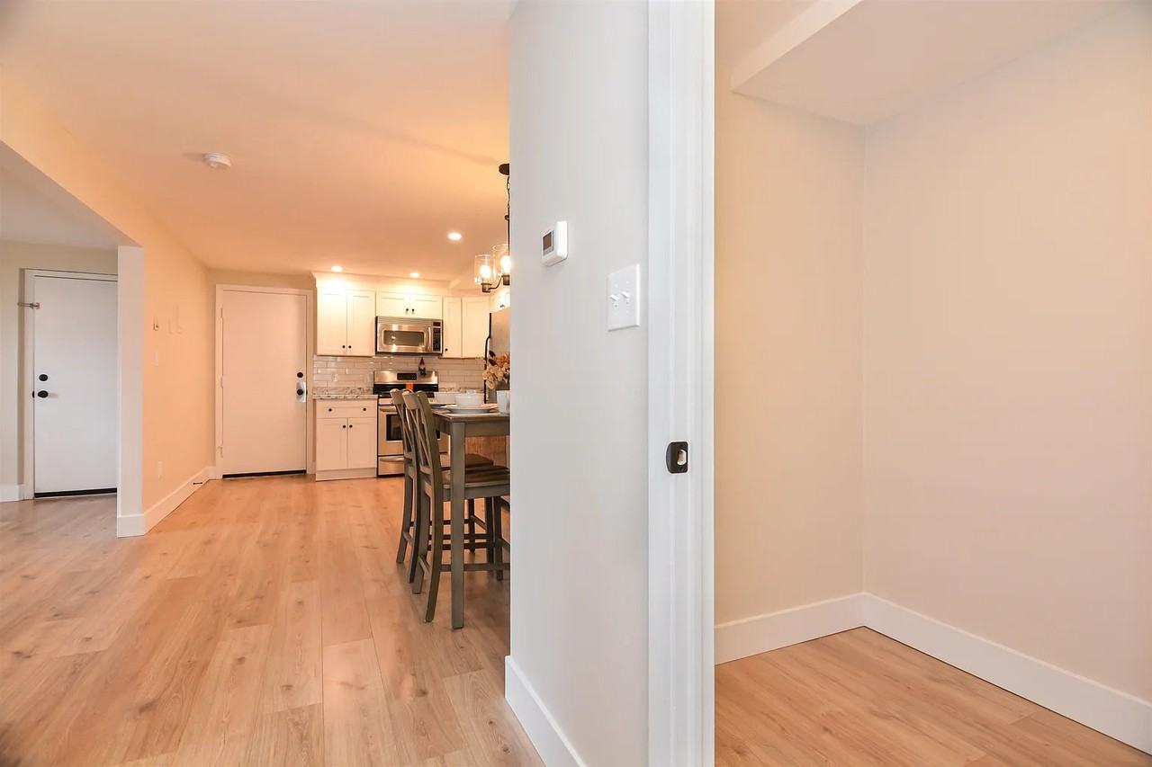 20 Tiffany Rd - Photo 3 of 16