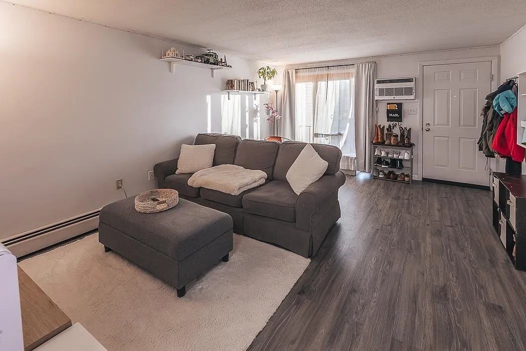 808 Cocheco Ct - Photo 3 of 13