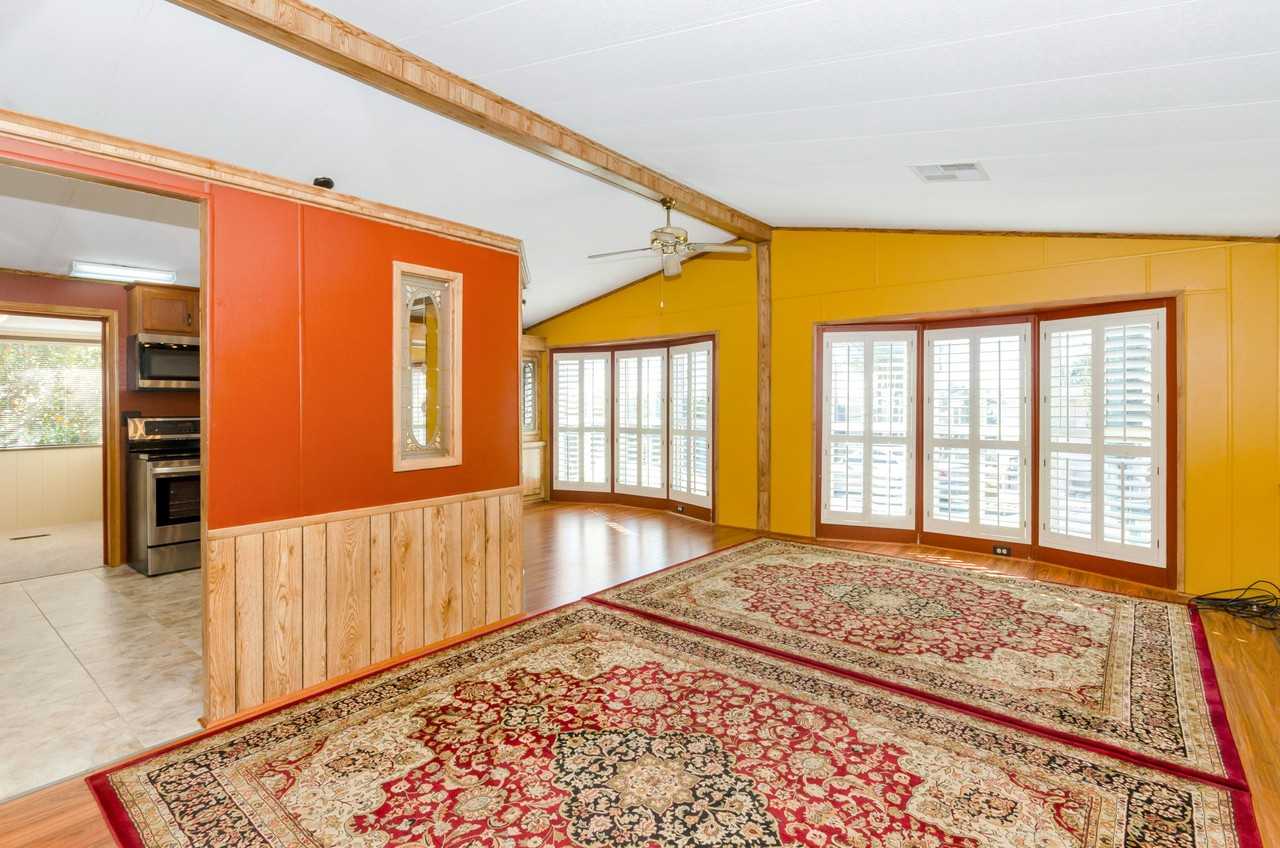 10684 N Stromboli Ave - Photo 5 of 25