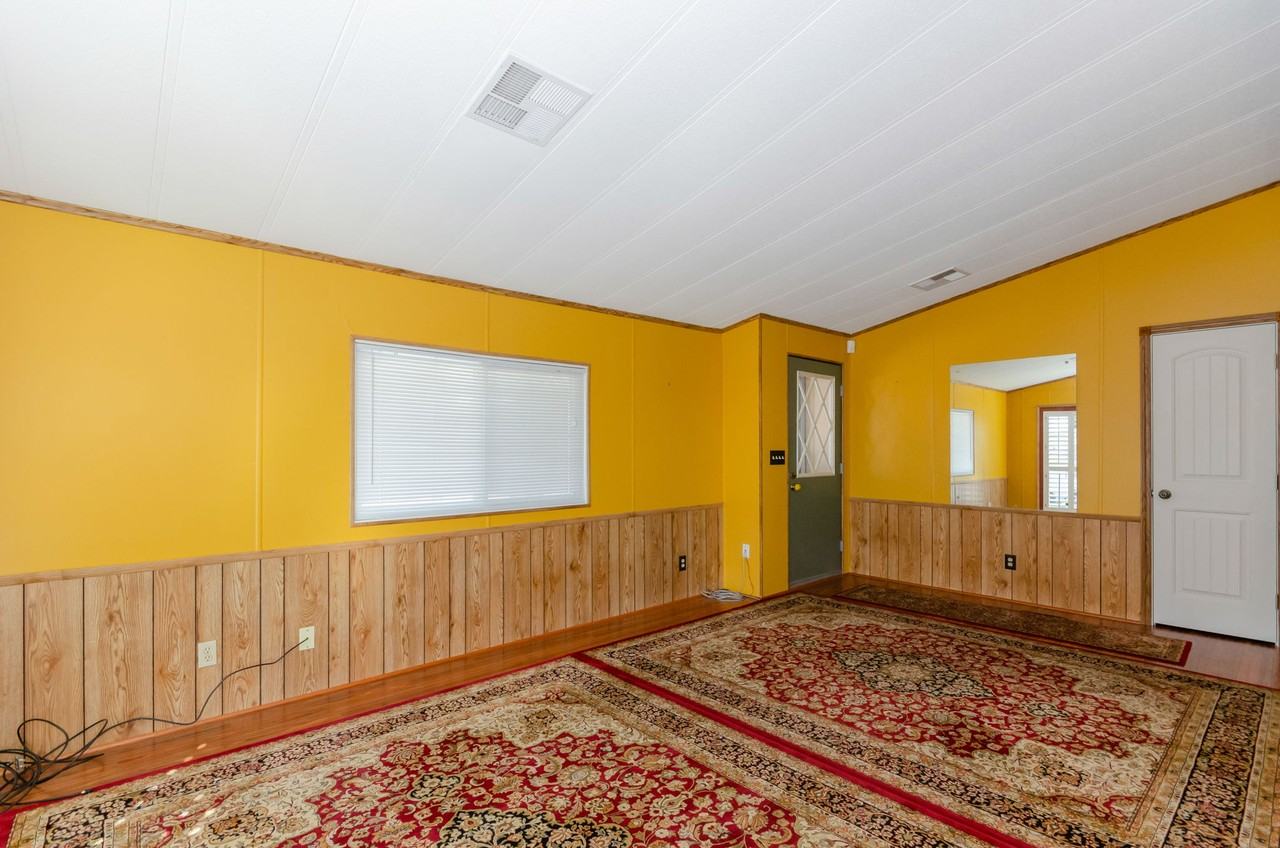 10684 N Stromboli Ave - Photo 7 of 25