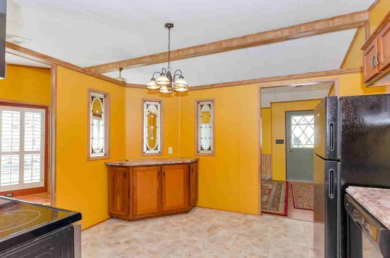 10684 N Stromboli Ave - Photo 3 of 27