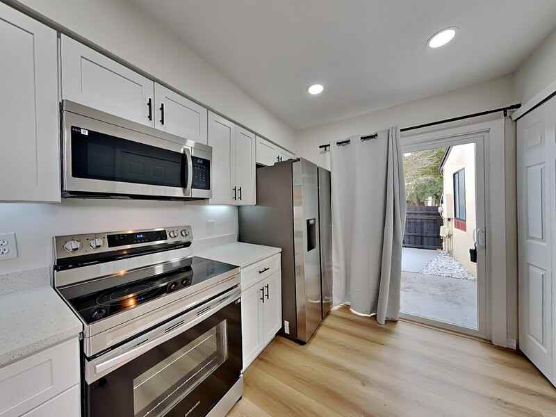 739 Golden Sunshine Cir - Photo 4 of 18