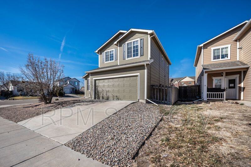 5085 Tabor Ln - Photo 3 of 33