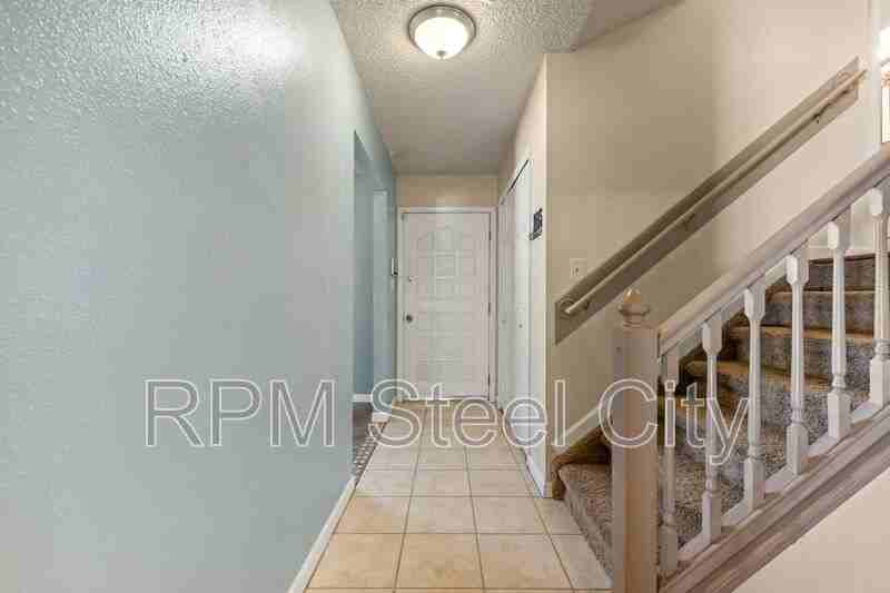 2119 Chatalet Ln - Photo 5 of 30