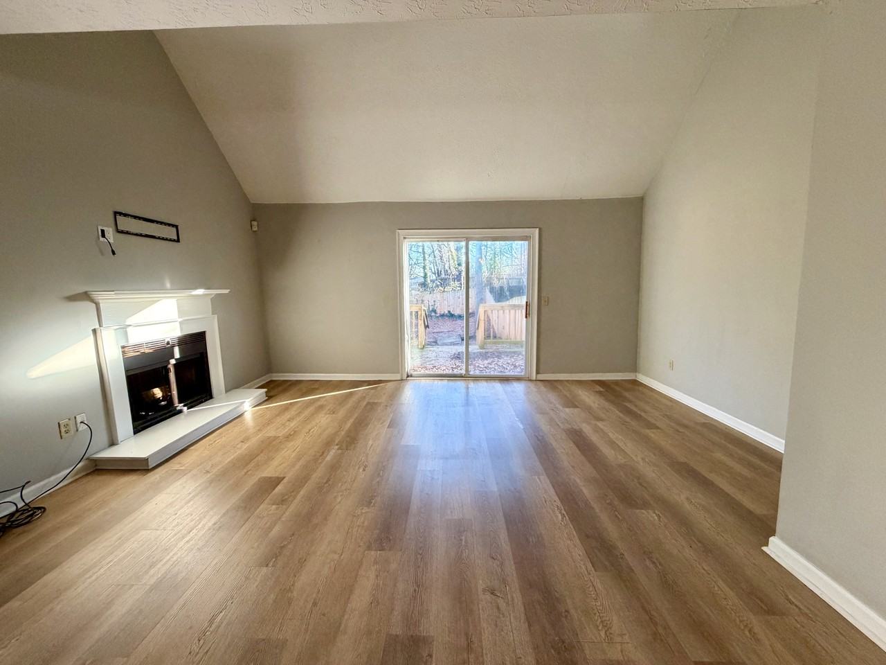 1911 Shenandoah Valley Ln Se - Photo 5 of 38