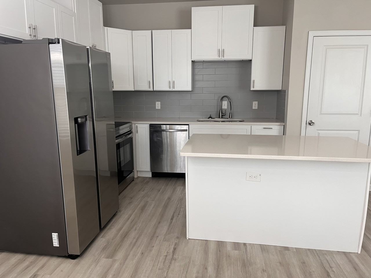 8332 Triple Crown Dr - Photo 3 of 29