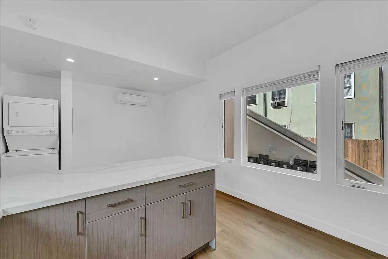 753 N Washington Pl - Photo 5 of 6