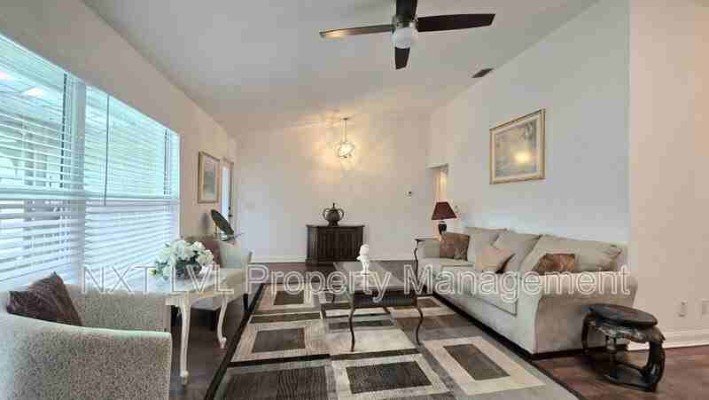 2317 Sw 44th Ter - Photo 4 of 29