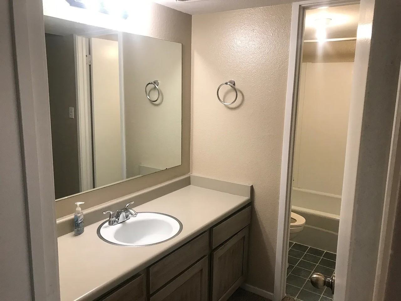 425 S St - Photo 2 of 8